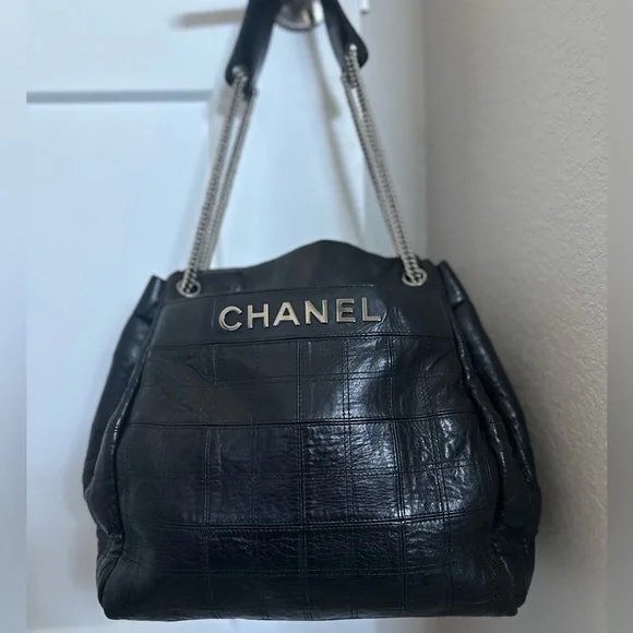 CHANEL LAX Shoulder Bag - Picture 4 of 14
